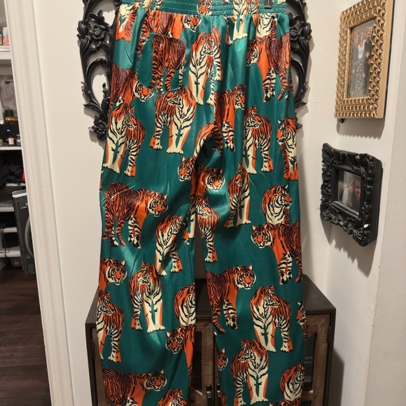 Dressed in LaLa Tiger Tales Playsuit L/XL - Picture 13 of 13